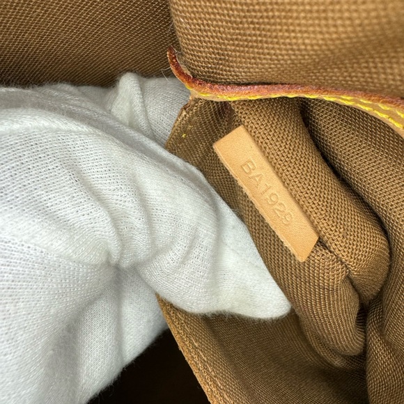 100% Authentic Louis Vuitton Monogram Alma Handbag - Picture 16 of 16